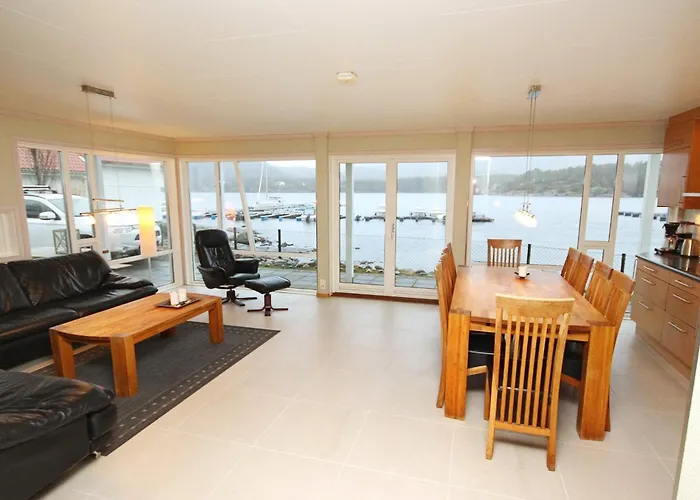 12 Person In Jelsa Holiday home Jelsa