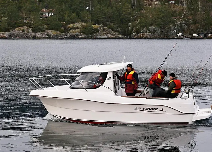12 Person In Jelsa