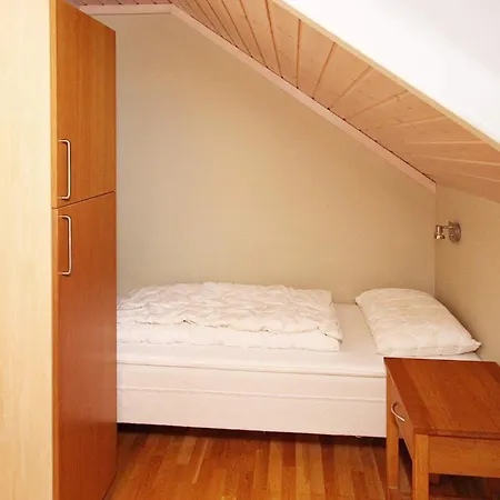 12 Person In Ferienhaus
