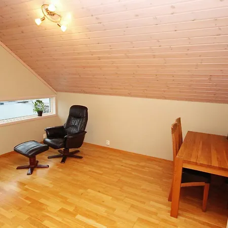 12 Person In Ferienhaus